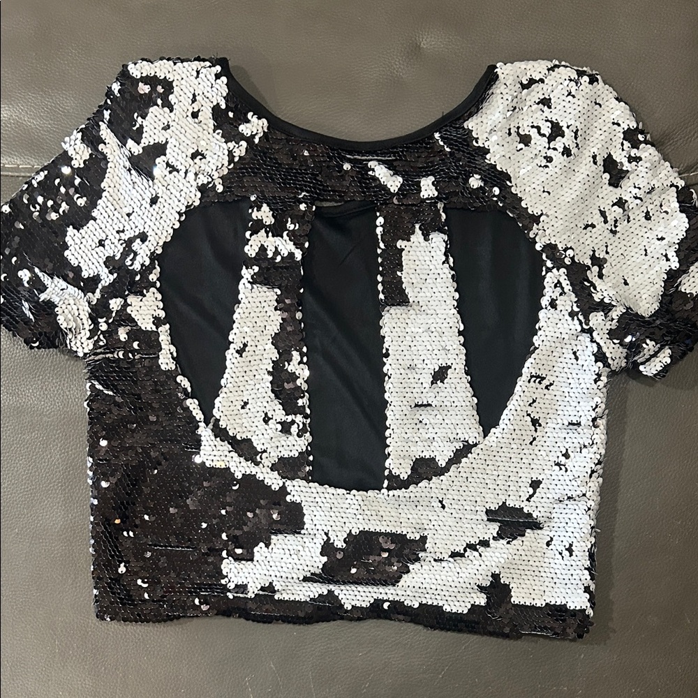 Black Sequin Black and White top size S - Picture 5 of 6